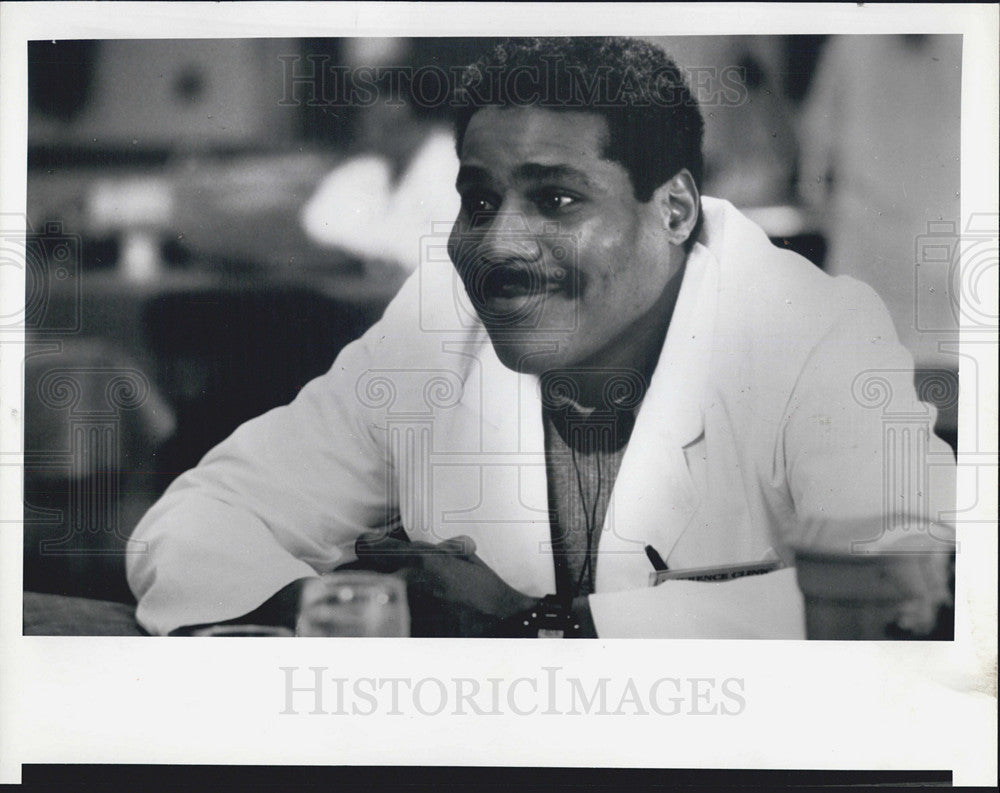 1991 Press Photo Regarding Henry Actor Bill Nunn - Historic Images