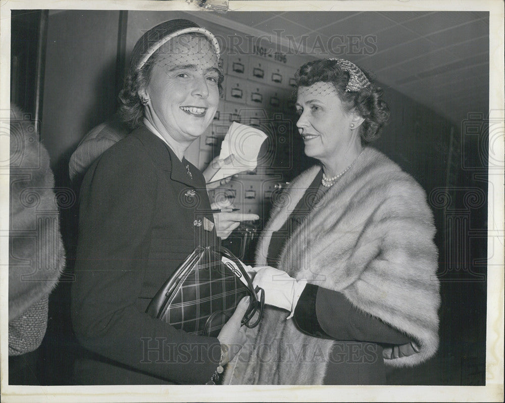 1954 Press Photo Mrs. Harold Nutting Allin Ingalls St. Luke&#39;s Fashion Show - Historic Images