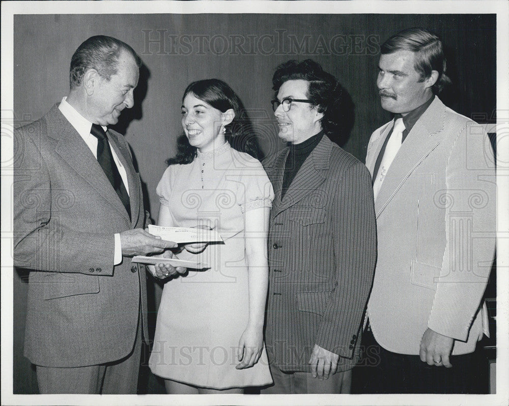 1974 Press Photo of Rosann Nyholt, winner of award for writing &quot;The Engineer&quot; - Historic Images