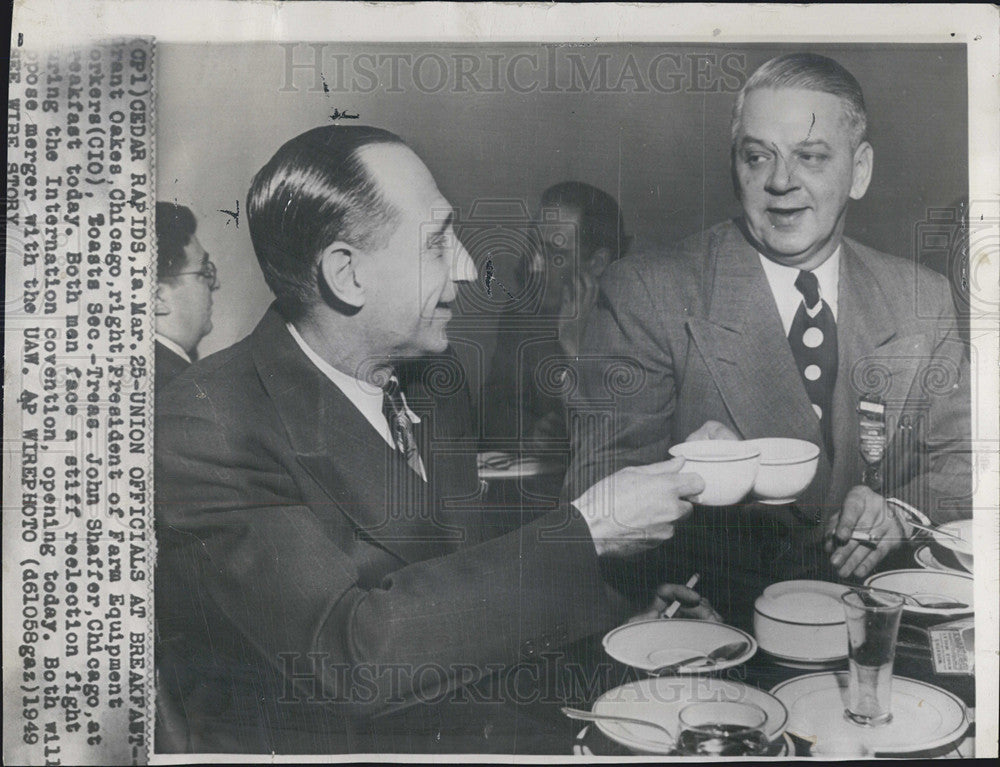 1949 Press Photo Grant Oakes President Farm Equipment Workers And John Shaffer - Historic Images