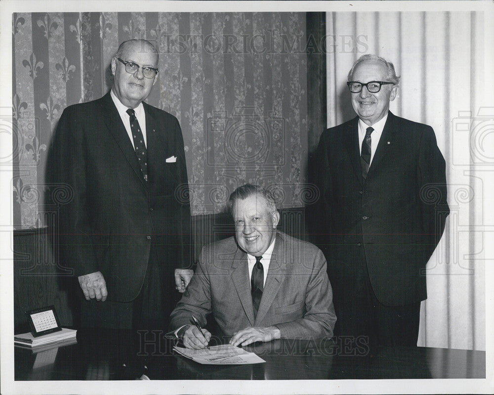 1968 Press Photo Clarence D. Oberwortmann President Joliet Hospital Development - Historic Images