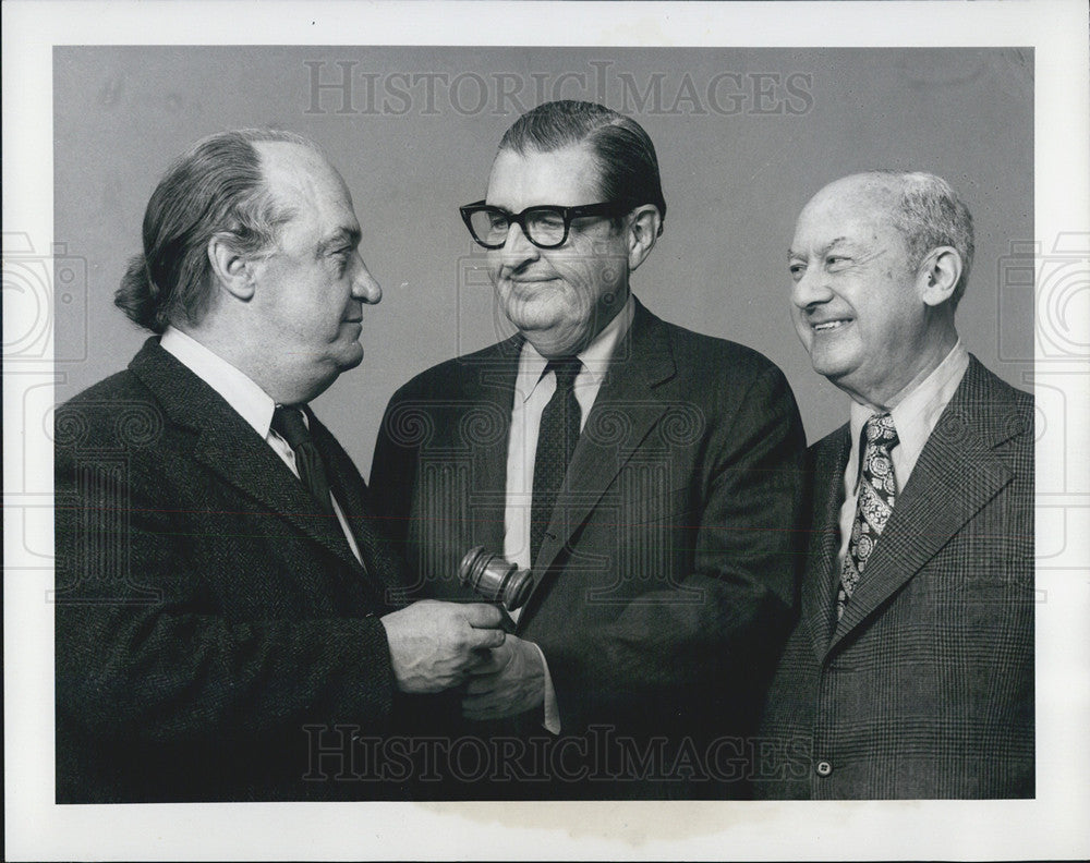 1973 Press Photo Chairman Chicago Press Veterans Association Richard Orr - Historic Images