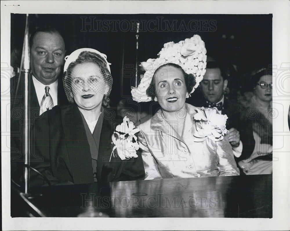 1951 Press Photo Martin Oberman General Counsel Illinois Racing Board Wife - Historic Images