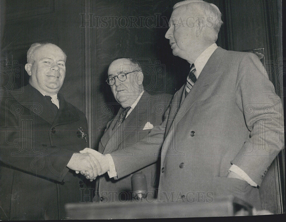 1950 Press Photo John Prendergast Resigns Tim O&#39;Connor Sworn In Mayor Kennelly - Historic Images