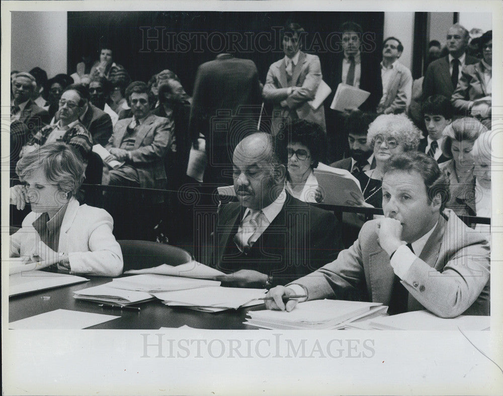 1983 Press Photo Cook County Board Member Jeanne Quinn Charles Brown - Historic Images