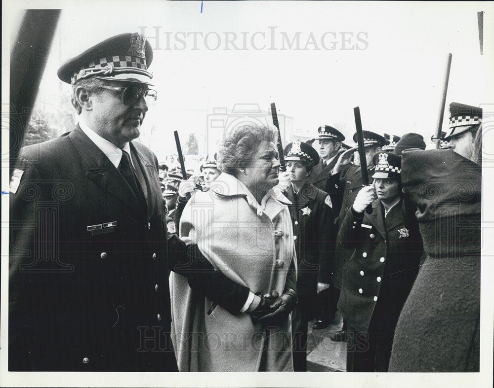 Press Photo Mother John O&#39;Brien Policeman O&#39;Brien Funeral - Historic Images