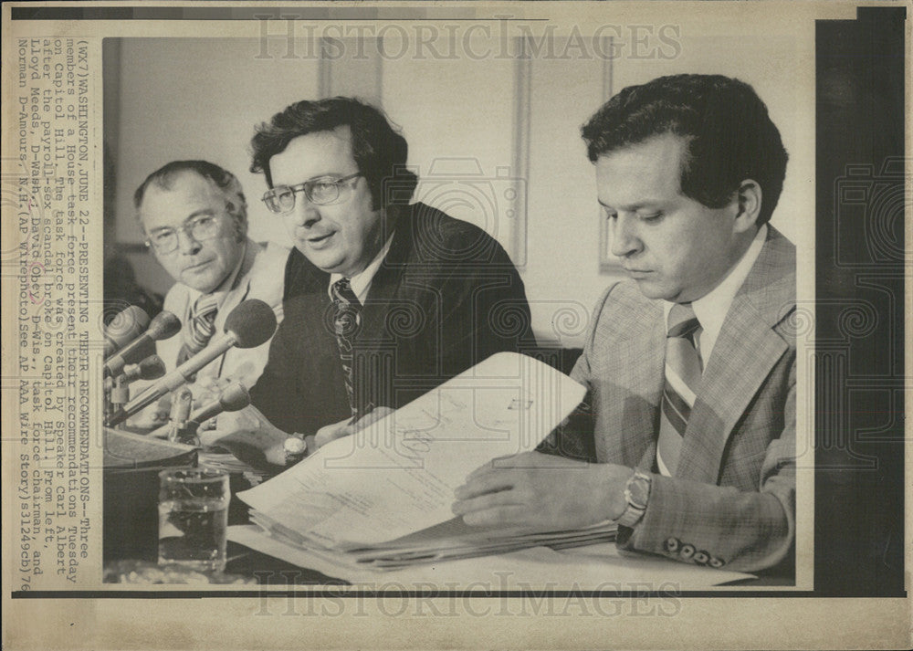 1976 Press Photo House Task Force Present Findings Over Payroll Sex Scandal - Historic Images