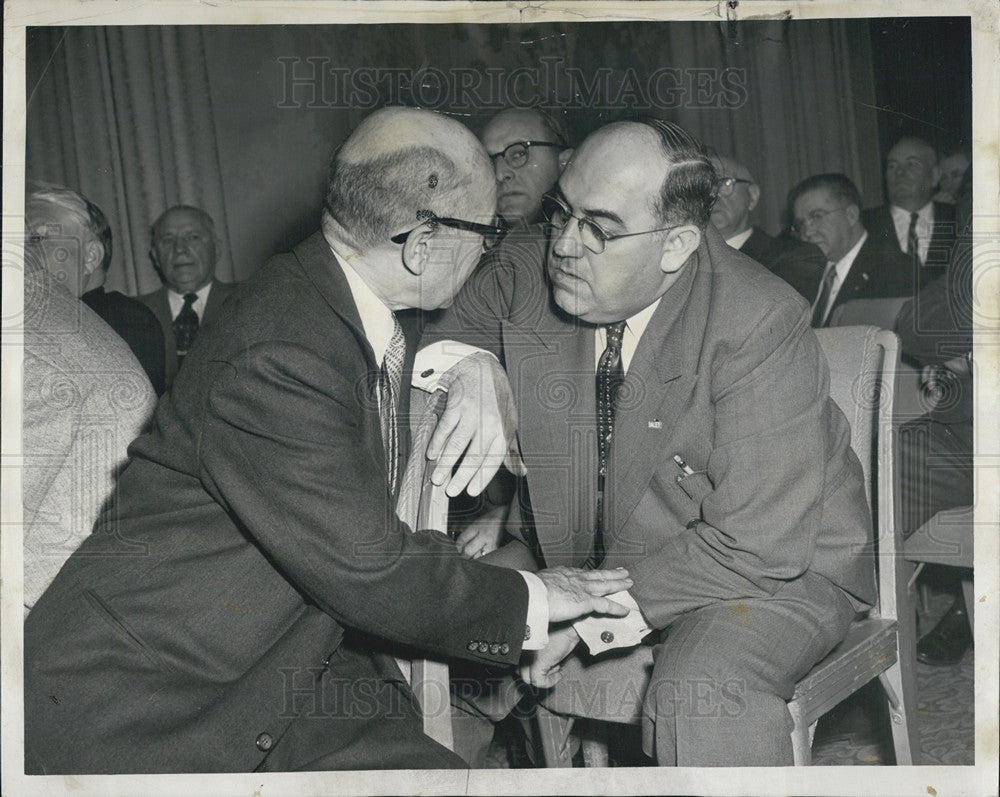 1955 Press Photo Barnet Hodes &amp; State Senator Donald J. O&#39;Brien Huddle - Historic Images