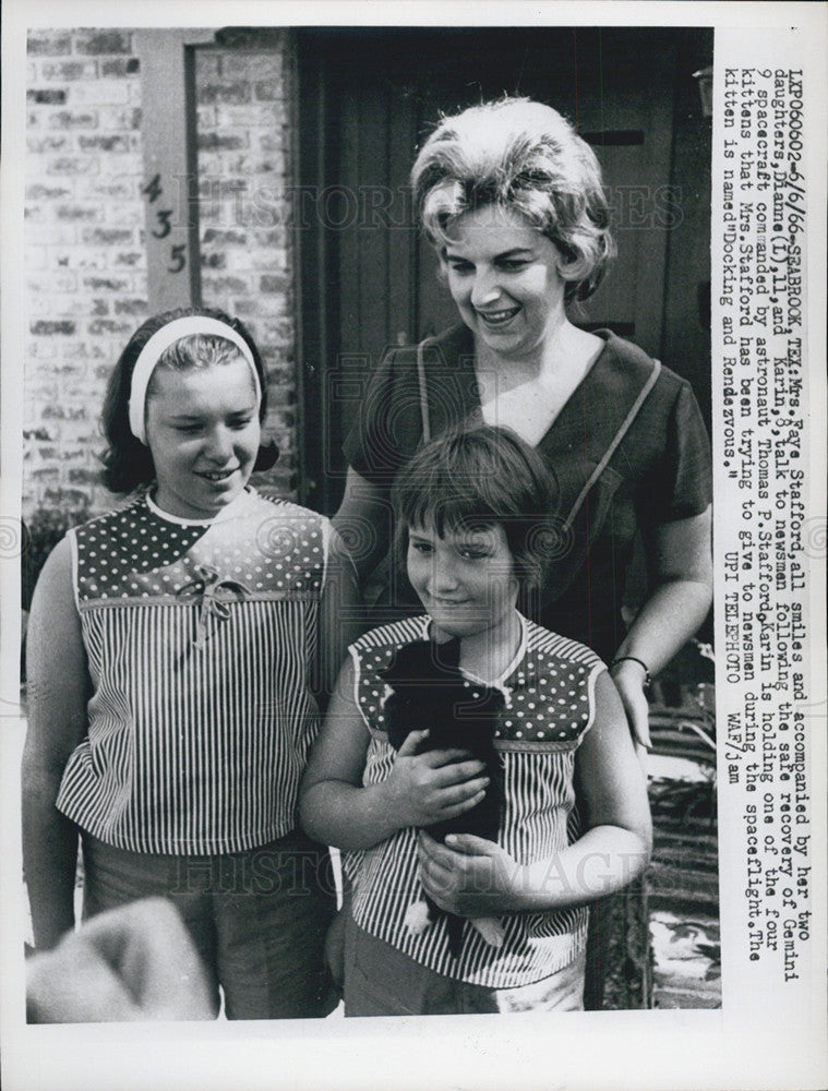 1966 Press Photo Mrs.Faye Stafford and Children, Family of Pilot Thomas Stafford - Historic Images