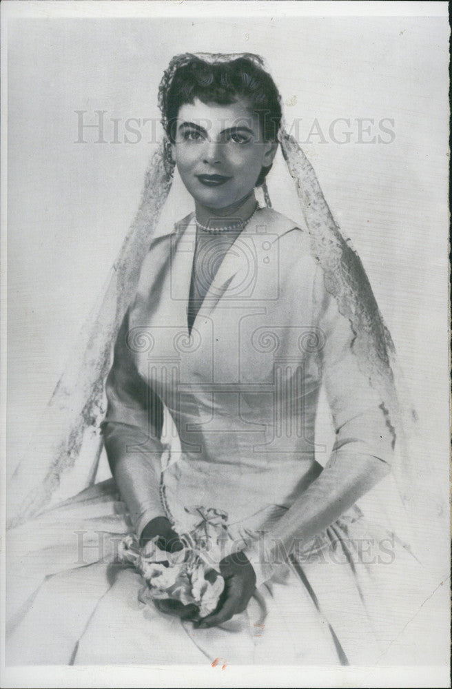 1957 Press Photo Helen Stevenson Wedding Gown Fiancee Robert B. Meyner - Historic Images