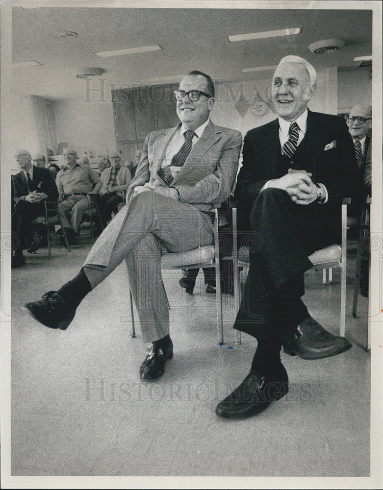 1982 Press Photo Congressmen Edward Derwinski George O&#39;Brien Senior Citizens - Historic Images