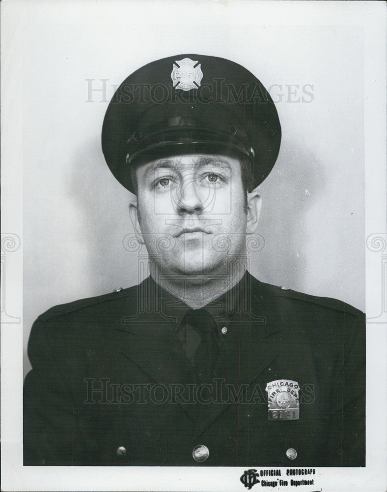 1977 Press Photo Hero Fire Fighter William O&#39;Boyle - Historic Images