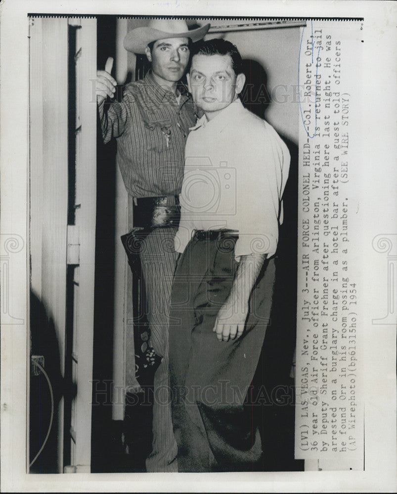 1954 Press Photo Col. Robert Orr returns to jail waiting trial - Historic Images