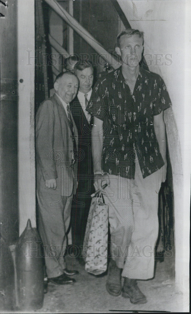 1959 Press Photo Alan Robert Nye La Cabana Prison Havana Joseph Sullivan Daniel - Historic Images