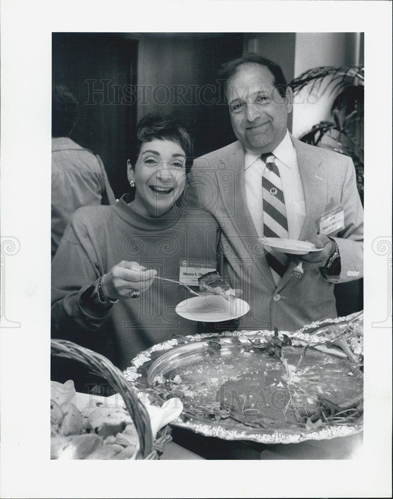 1990 Press Photo Mayor Meyera Oberndorf breakfast Tiffany&#39;s - Historic Images