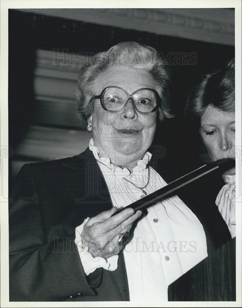 1984 Press Photo Dorothy O&#39;Brien recipient Illinois Women in Politics award - Historic Images