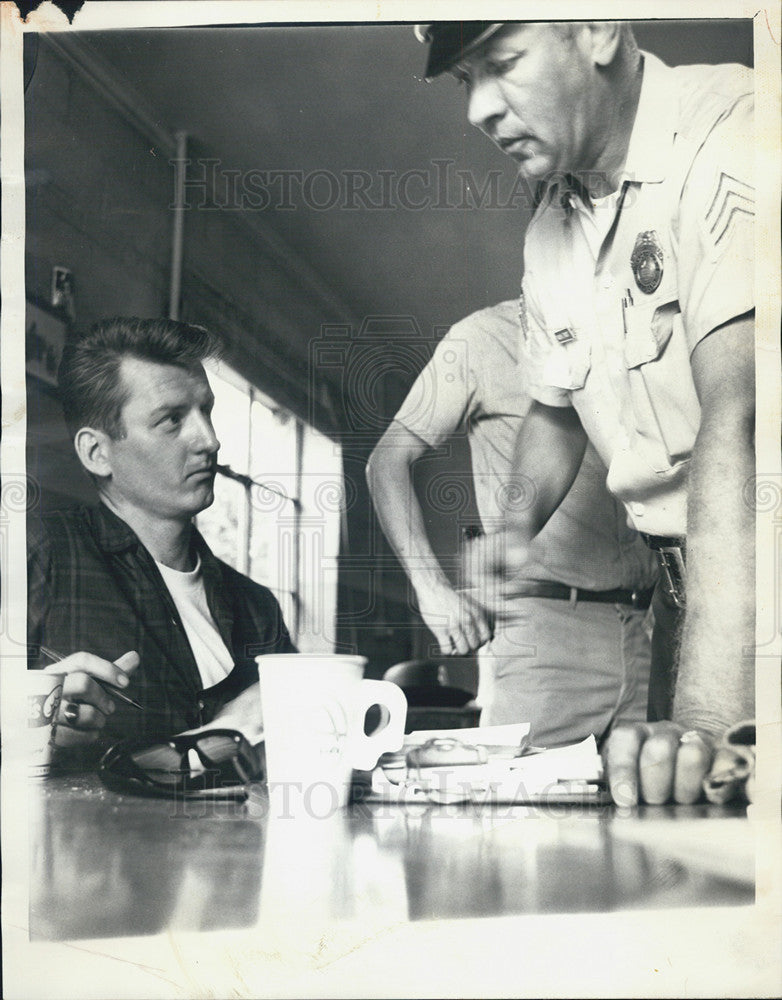 1966 Press Photo Jack O&#39;Brien husband of Charlene, who was found alive after bei - Historic Images