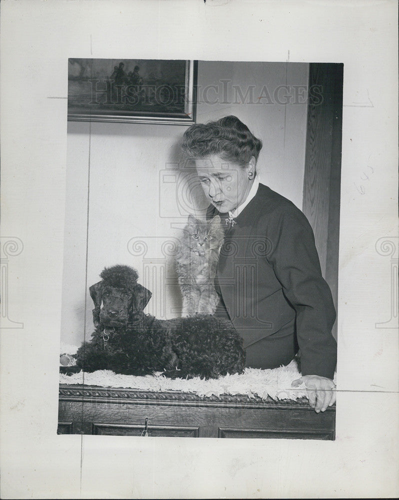 1947 Press Photo Mrs. Howard V O&#39;Brien with Pecot and Piccolo - Historic Images