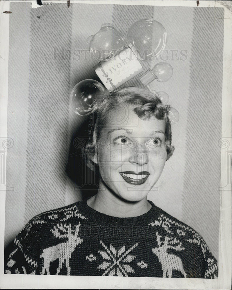 1949 Press Photo Elita Mallers with her bubble hat - Historic Images