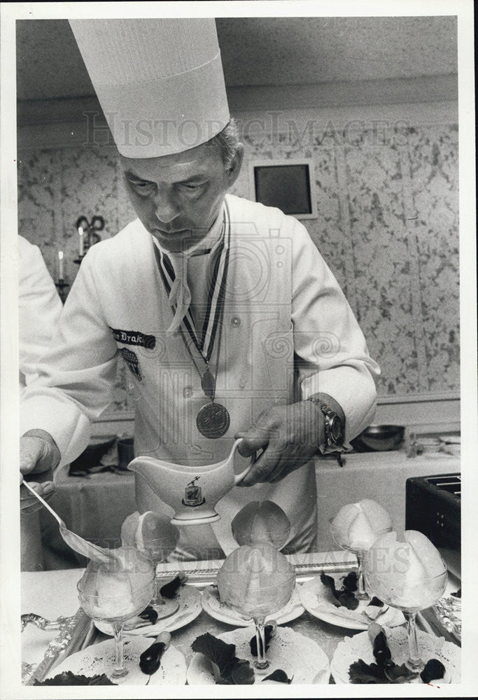 1980 Press Photo Chef Lutz Olkiewicz of the Drake Hotel - Historic Images