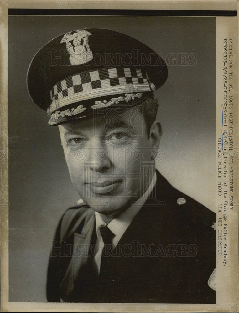 1968 Press Photo Robet B. McCann director of Chicago Police Academy - Historic Images