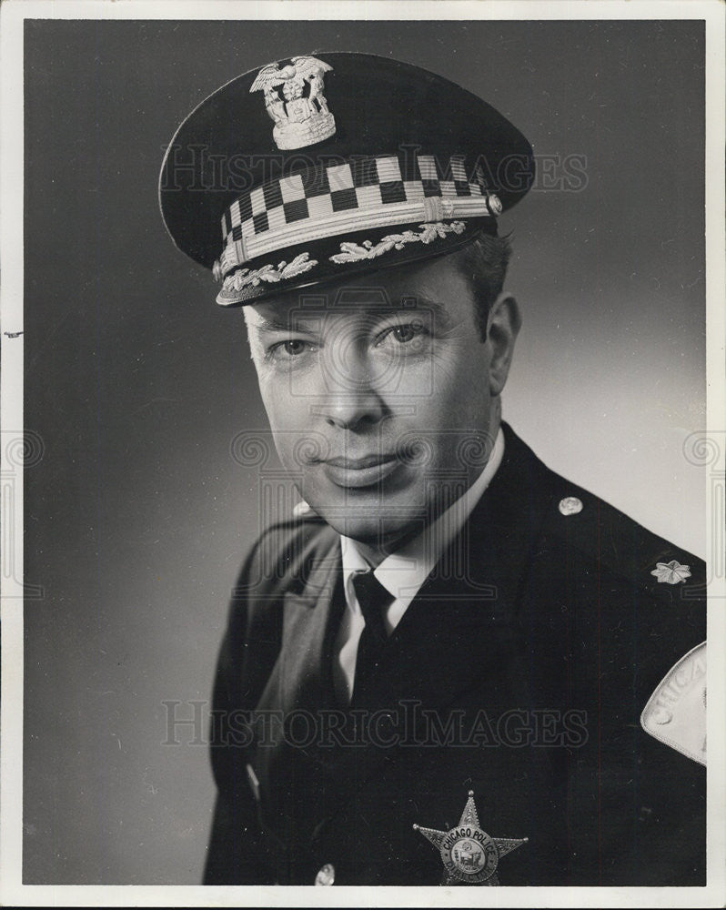 1968 Press Photo Robert E. McCann director Chicago police training division - Historic Images