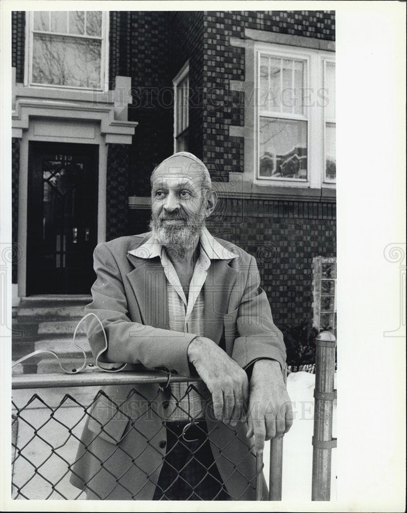 1984 Press Photo Jacob Stein first tenant in Albany Park&#39;s home for poor jews - Historic Images