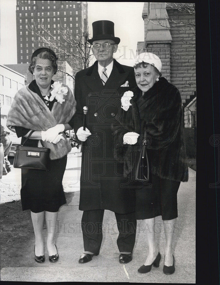 1961 Press Photo Mrs. Gerald Francis Burrill Clarence McCarthy attending - Historic Images