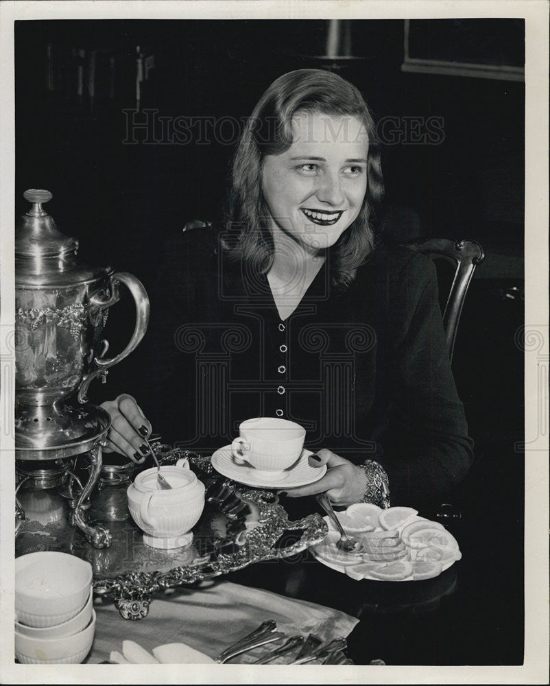 1947 Press Photo Ann Cornelisen - Historic Images