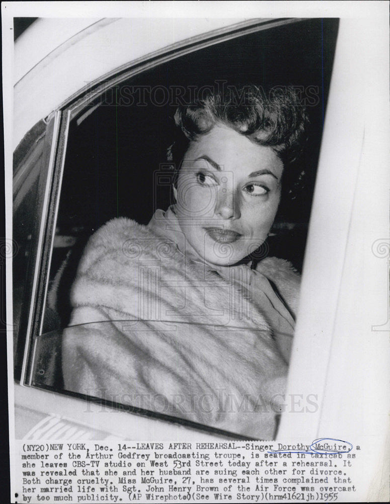 1955 Press Photo Singer Dorothy McGuire, Member Of Arthur Godfrey Troupe - Historic Images