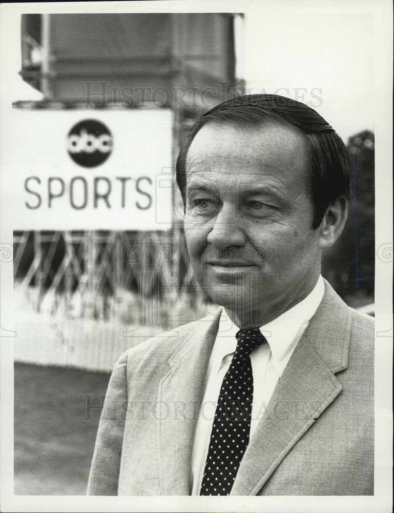 1969 Press Photo Jim McKay Hosts ABC Television Program Wide World Of Sports - Historic Images