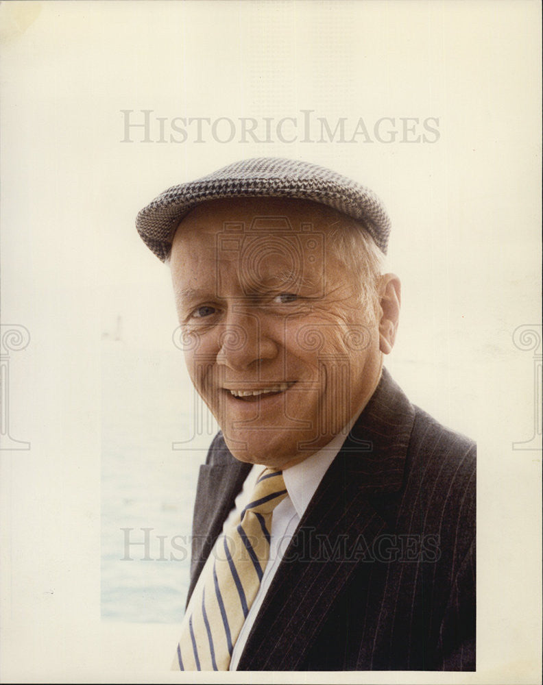 1991 Press Photo George McCoy/Financial Consultant/Lake Michigan Property - Historic Images