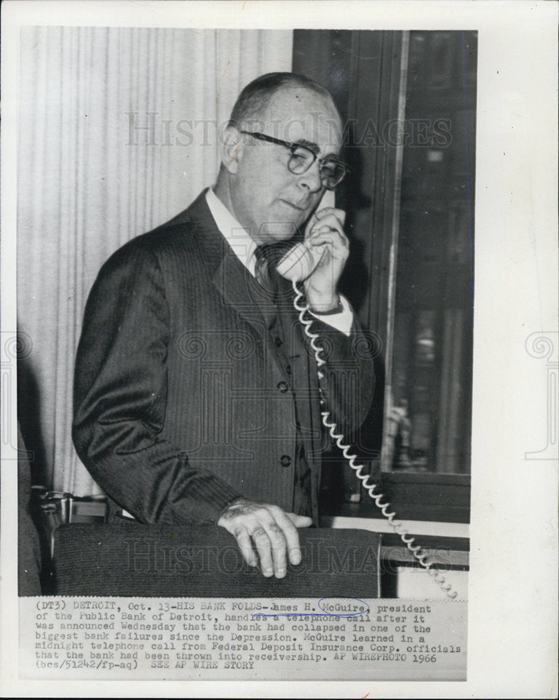 1966 Press Photo James McGuire President Public Bank Detroit - Historic Images