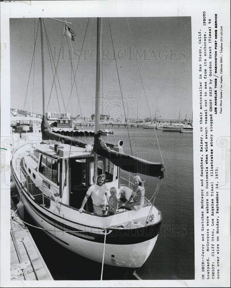 1973 Press Photo Jerry/Gretchen/Kelsey McGregor/Motorsailer/Boat/Da'Kine - Historic Images