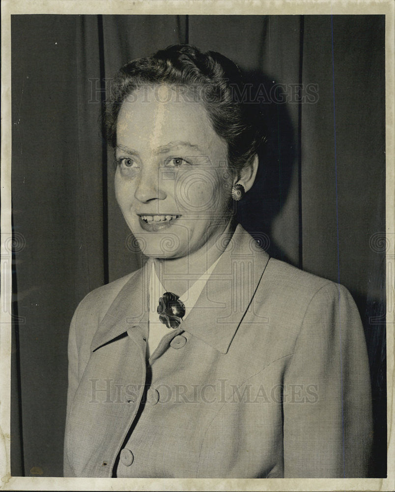 1956 Press Photo Dr. Elizabeth A. McGrew M.D./University Illinois - Historic Images