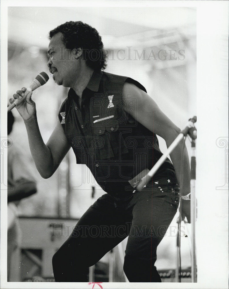 1988 Press Photo Melvin Taylor Sings At Grant Park - Historic Images