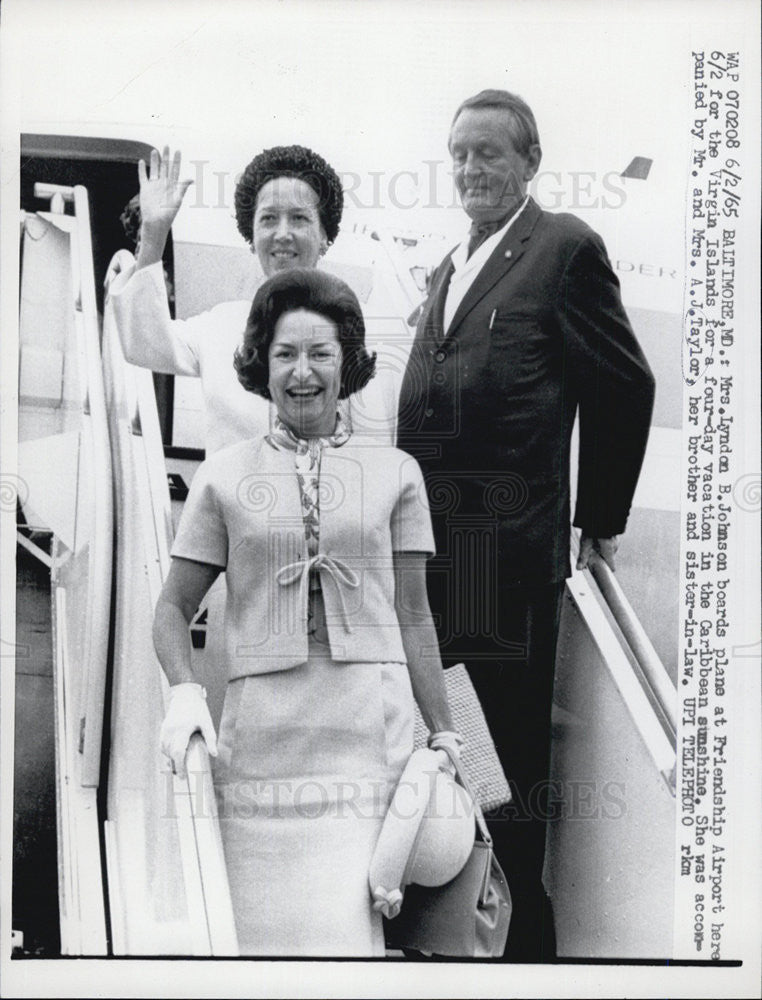 1965 Press Photo Mrs. Lyndon B. Johnson with her brother Mr. &amp; Mrs. A. J. Taylor - Historic Images