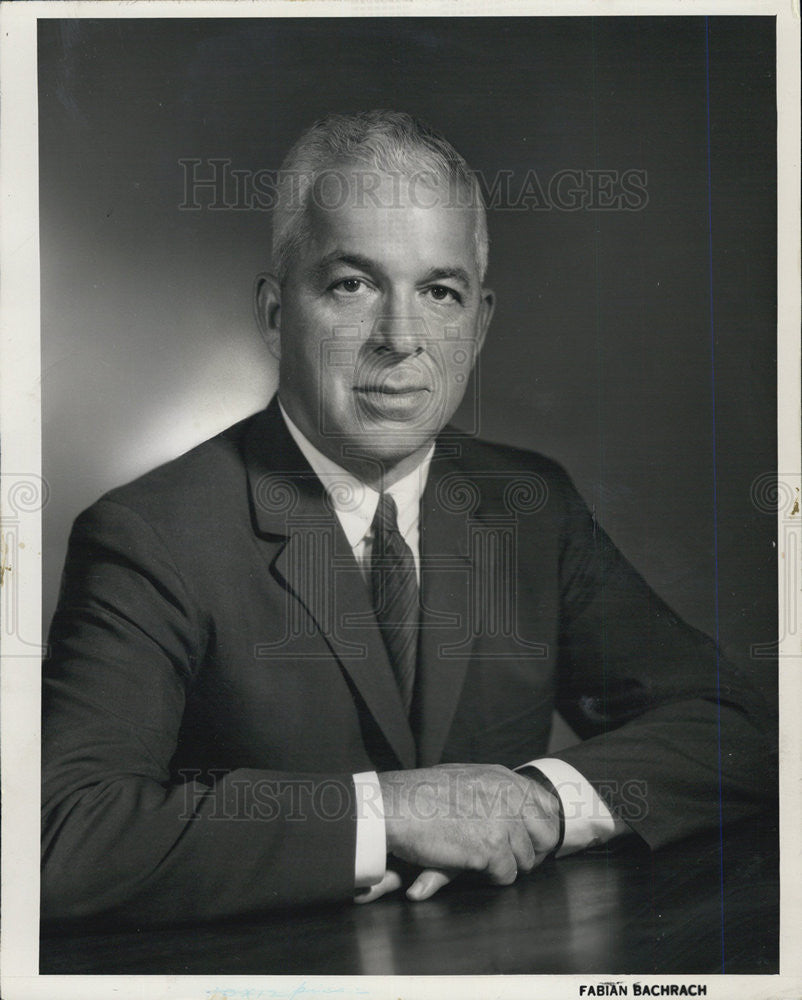 1964 Press Photo Bentley G. McCloud Jr First National Bank of Chicago - Historic Images