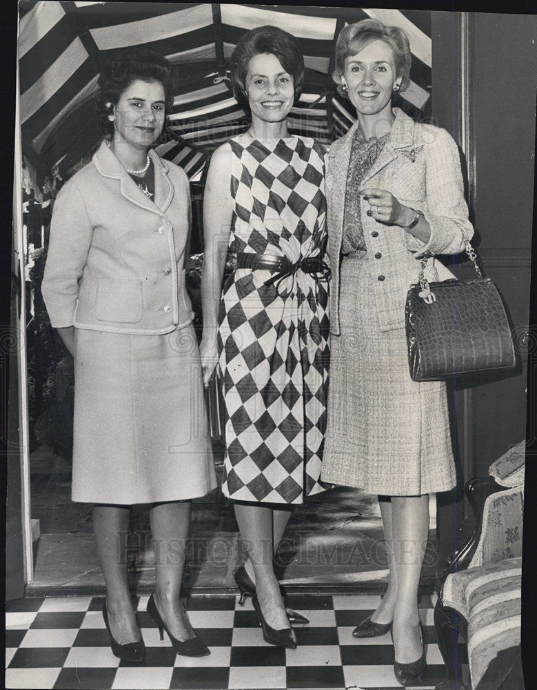 1963 Press Photo Mrs John Middleton, Mrs John McGuire, Mrs James Asdorf - Historic Images