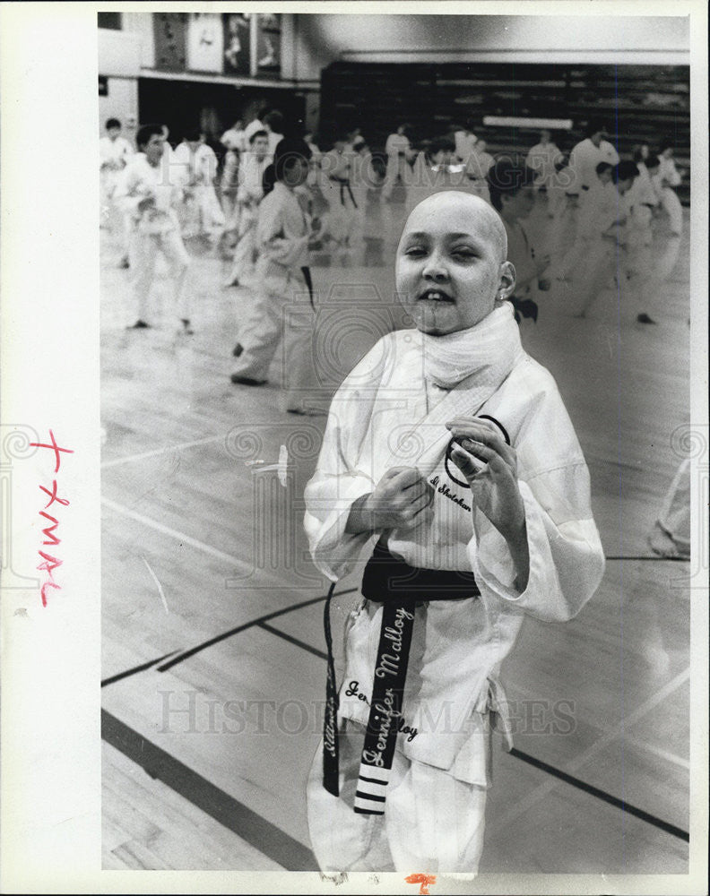 1987 Press Photo Jennifer Malloy Karate Cancer Schaumburg High School - Historic Images