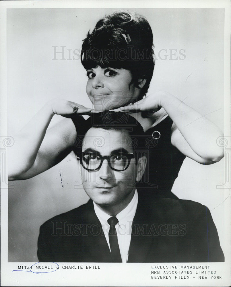 1967 Press Photo of Mitzi McCall and Charlie Brill - Historic Images