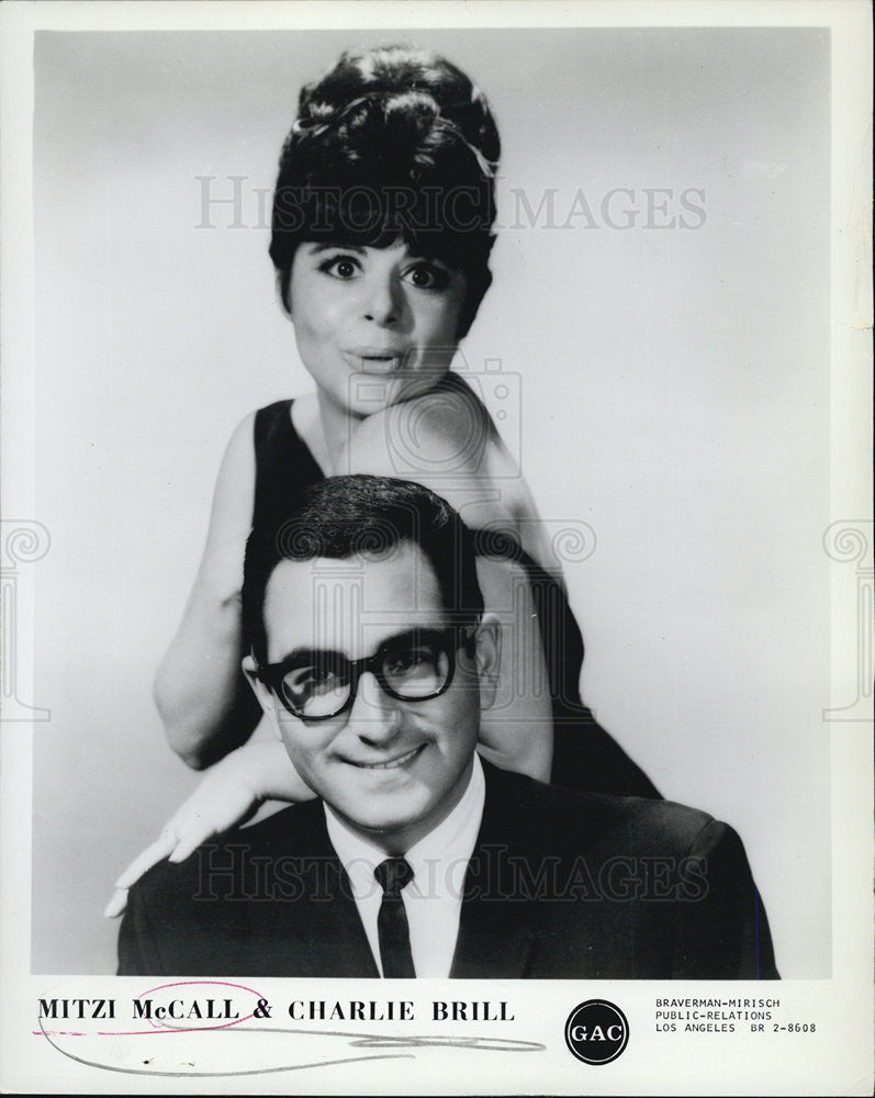 1968 Press Photo of acting duo Mitzi McCall and Charlie Brill - Historic Images