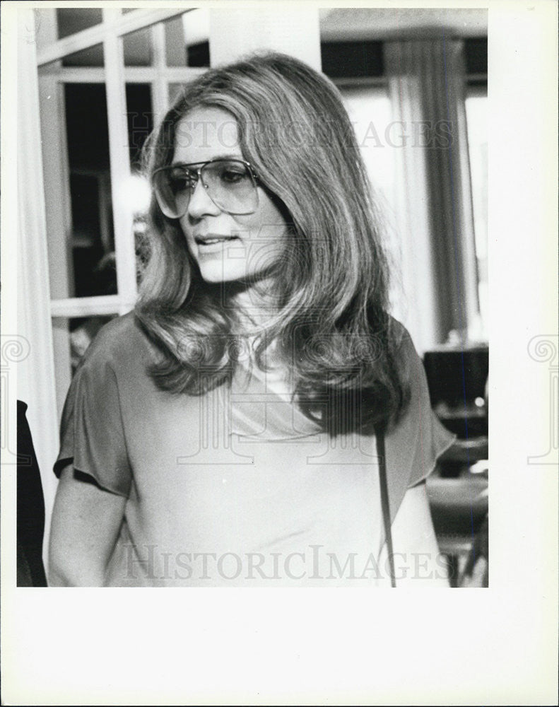 Press Photo Cant lady with glasses Mayfair Hotel - Historic Images