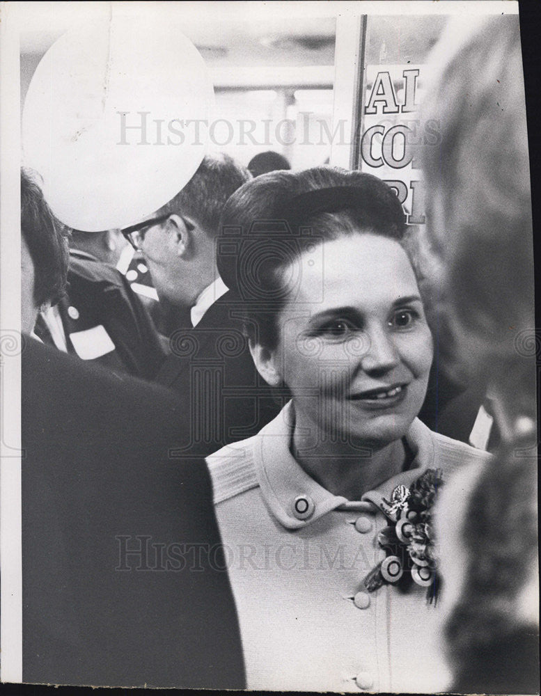 1968 Press Photo Mrs. Richard Ogilive wife Cook County President Board Trustees - Historic Images