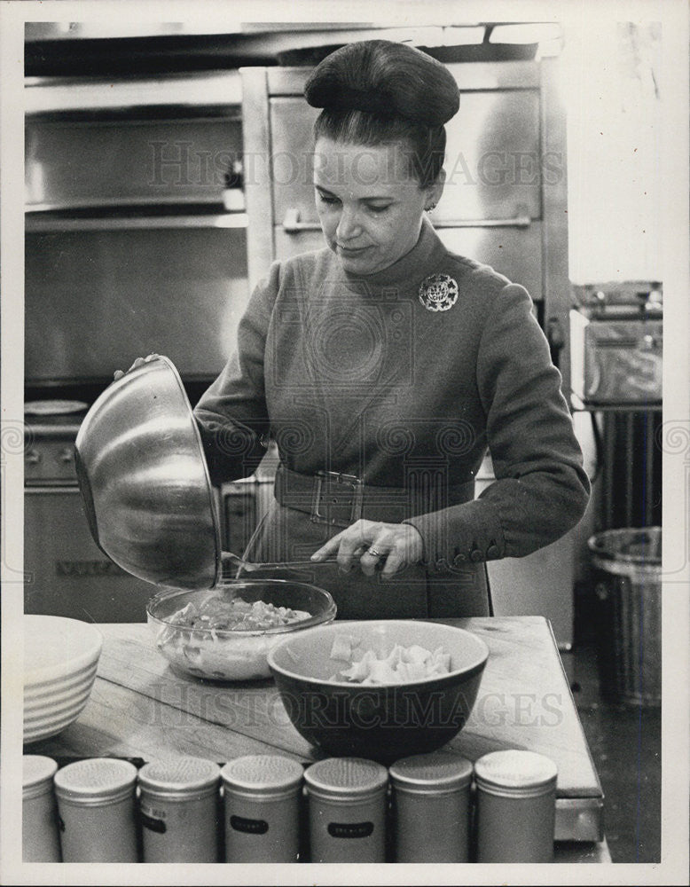 1970 Press Photo Mrs. Richard B. Ogilvie - Historic Images