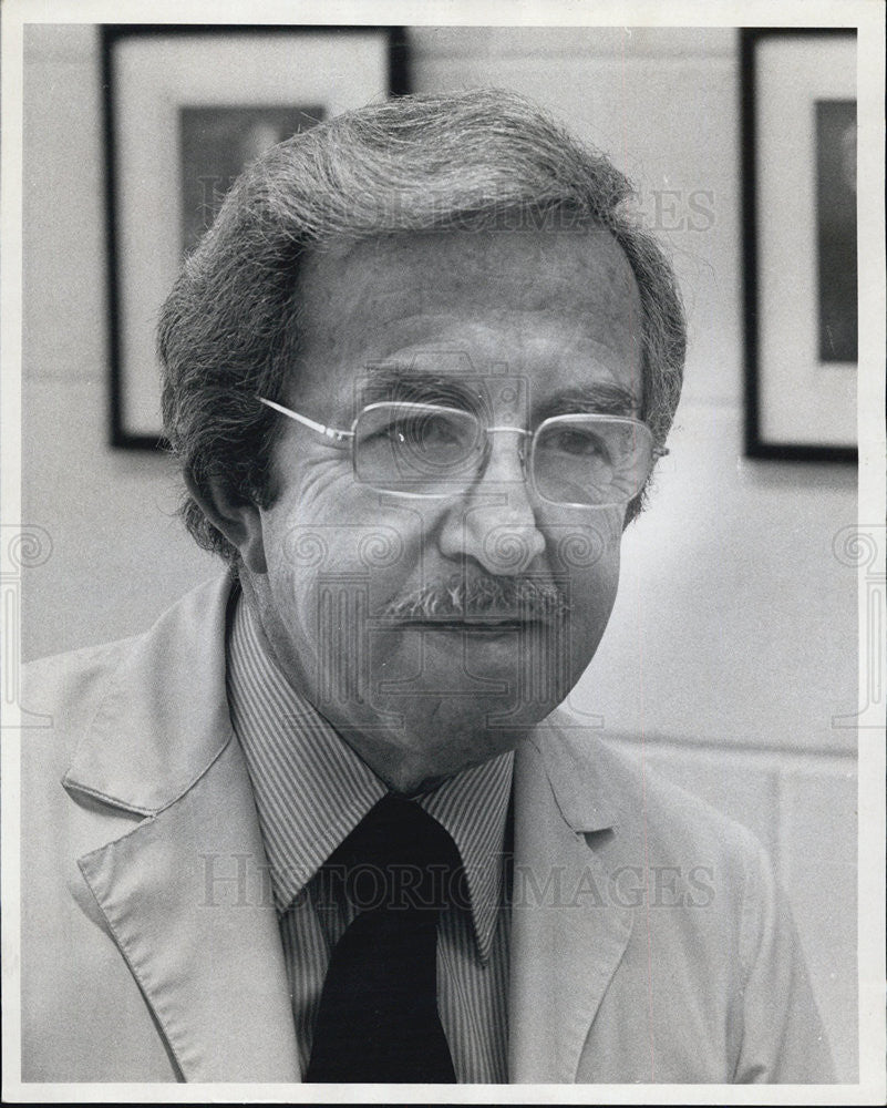 1976 Press Photo Dr Robert j Stein Cook County&#39;s first medical examiner - Historic Images