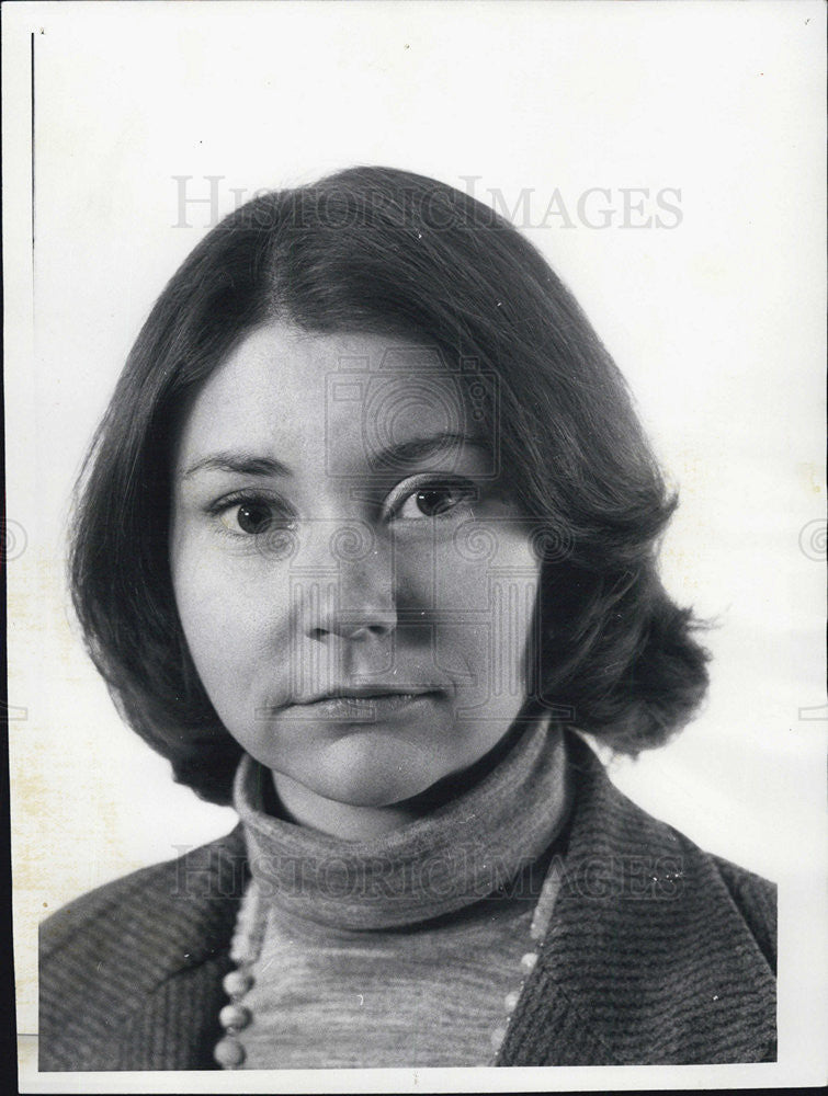 1976 Press Photo Lynn Sweet, Action Time staff. - Historic Images