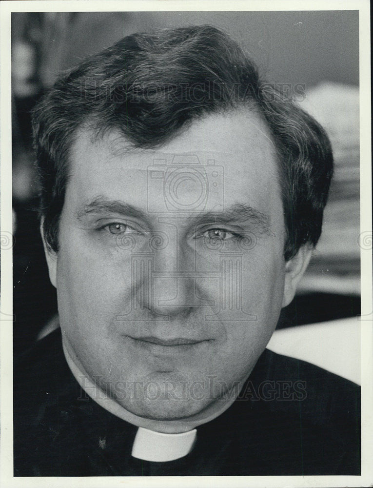 1982 Press Photo Rev. John Paul Szura, Director Of Master Of Divinity Program - Historic Images