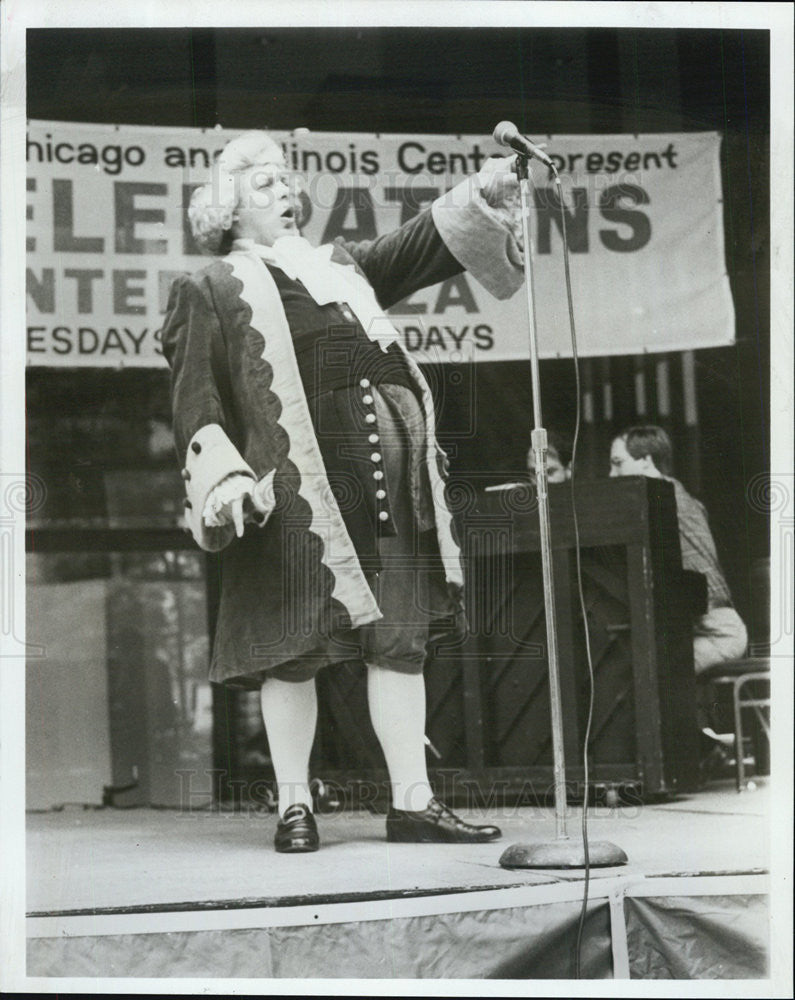 1986 Press Photo Stefan Szkafarowsky Lyric Opera Center - Historic Images