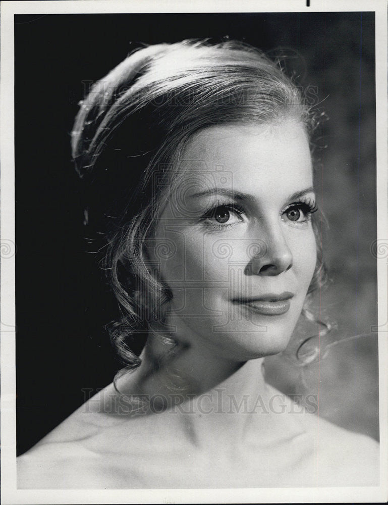 1970 Press Photo Actress Laraine Stephens In NBC Television Show Bracken&#39;s World - Historic Images